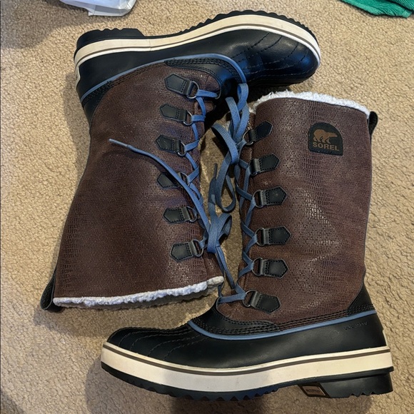 Sorel Women's Tivoli High Brown & Black Lace-Up Winter Boots - Picture 5 of 15